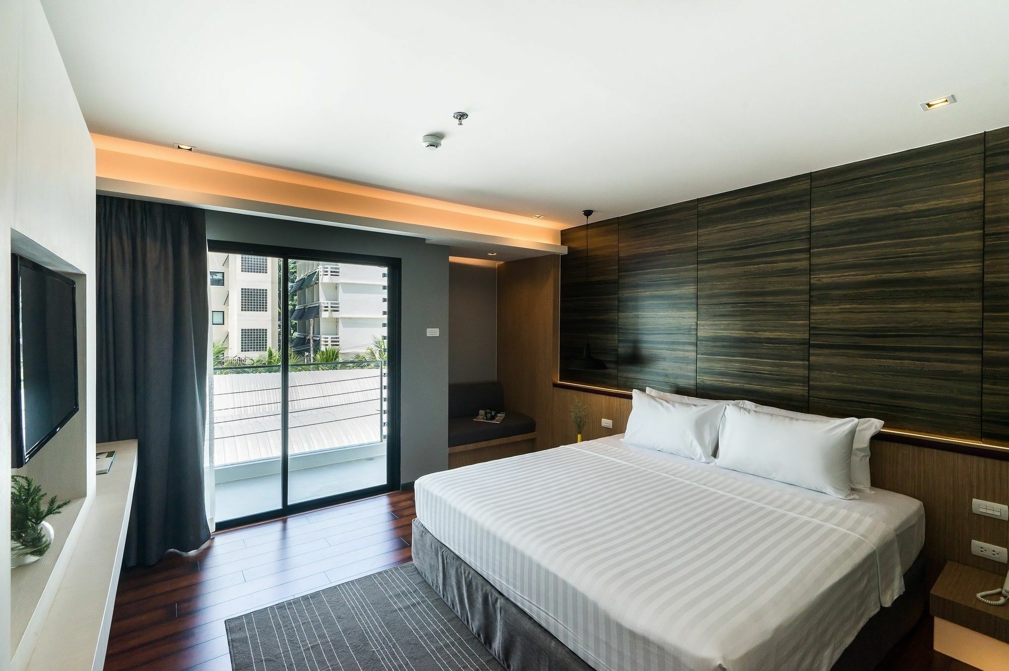 Sea Me Spring Hotel Pattaya Exterior foto